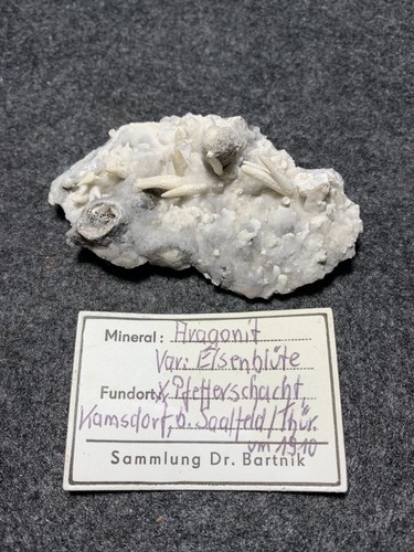 Aragonit var eisenblüte - aragonit,, var.